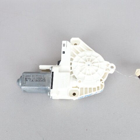 2011-2018 Porsche Cayenne Right Front Power Window Motor 8K0959802B OEM Used