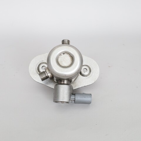 BMW 550i 650i 750i X5 X6 M5 High Pressure Fuel Pump 13517599865 OEM