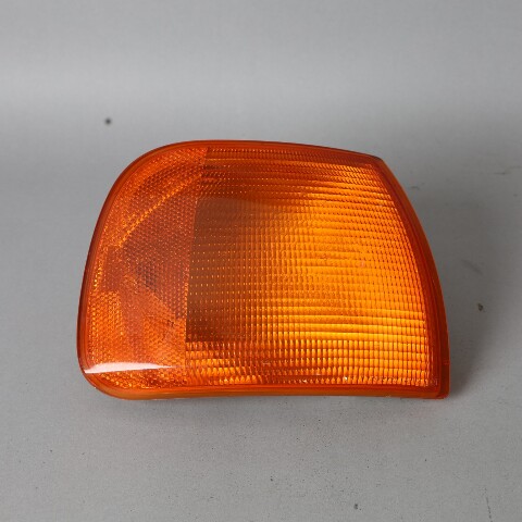 1999-2003 Volkswagen Eurovan Right Turn Signal Marker Light 7D0953042E OEM Used