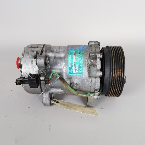 2001-2003 Volkswagen Eurovan VR6 AXK A/C Compressor OEM 7D0820805J