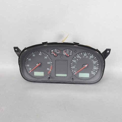 2002-2003 Volkswagen Eurovan Speedometer Instrument Cluster 110.080.179 OEM Used
