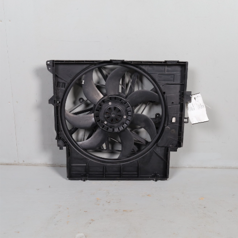 2013-2017 BMW X3 X4 2.0 Radiator Fan With Shroud 17427601176 OEM Used