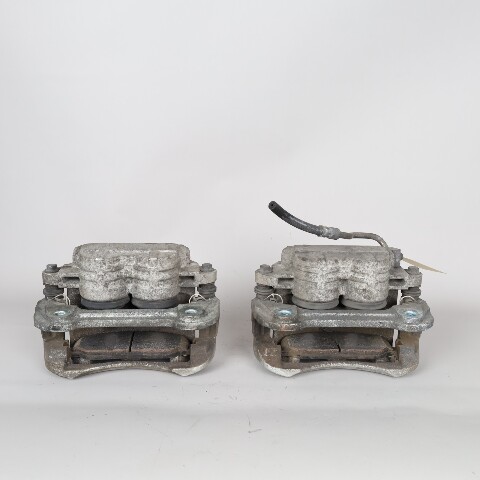 2005-2010 Ford Mustang GT Front Brake Caliper Set Pair 6R3Z2B121AA OEM Used