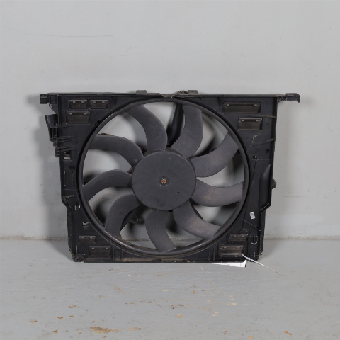 2011-2016 BMW 535i 640i 740i Radiator Cooling Fan 17427647652 OEM Used