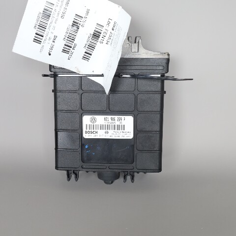 1997-2001 Volkswagen Eurovan VR6 Engine Computer Module ECU ECM DME 021906259P