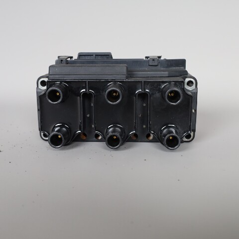 1997-2001 Volkswagen Eurovan VR6 Ignition Coil OEM 021905106