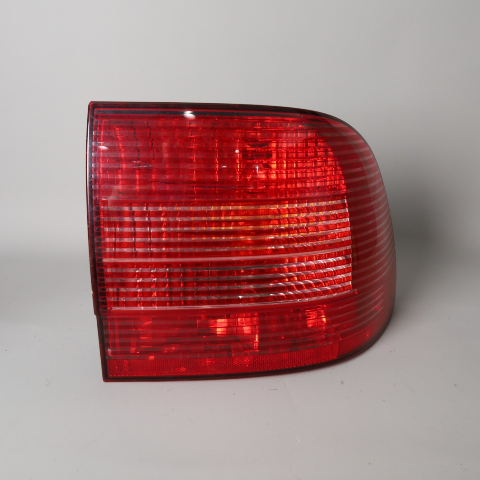 2003-2006 Porsche Cayenne 955 Right Tail Light OEM 95563148502 NOTE