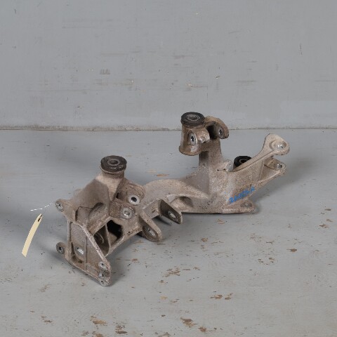 1999-2004 Porsche 911 996 Right Rear Suspension Bracket 99633105602 OEM