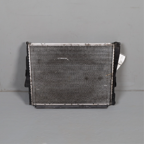 2001-2006 BMW 325i 330i M54 Automatic Radiator 17119071519 OEM