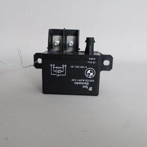 2014 BMW 650i Engine Cooling Fan Motor Relay 61369198302 OEM