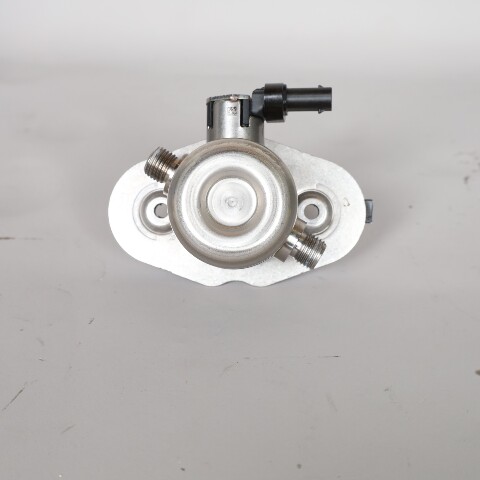 2018 BMW 330e F30 High Pressure Fuel Pump OEM 13517642466