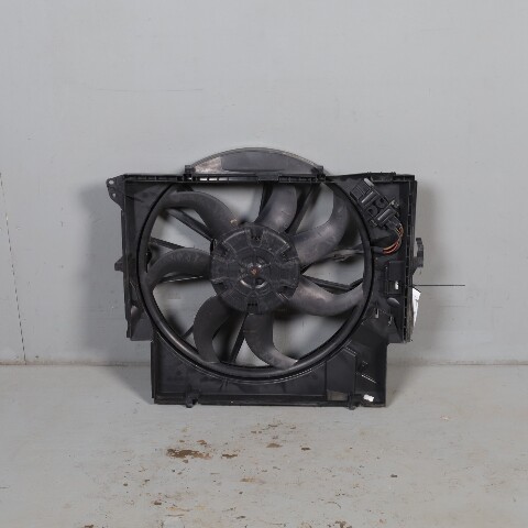 2008-2013 BMW 335i / 2012-2015 BMW X1 Radiator Fan 67327561712 OEM