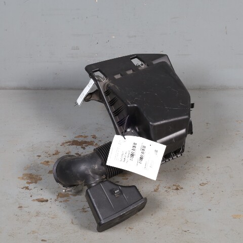 2006-2007 BMW 525i 530i Air Cleaner Filter Box OEM 13717537667