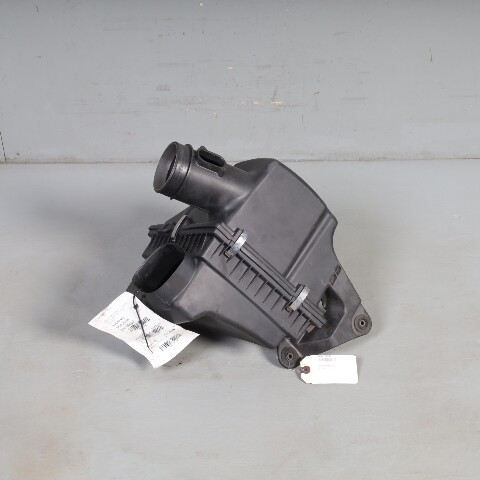2012-2015 BMW X1 2.0 Air Cleaner Filter Box 13717588280 OEM