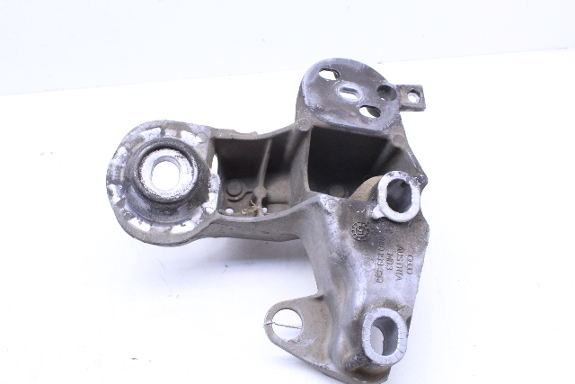 Audi A4 A6 Volkswagen Passat Right Sway Bar Engine Mount 8E0199352 OEM