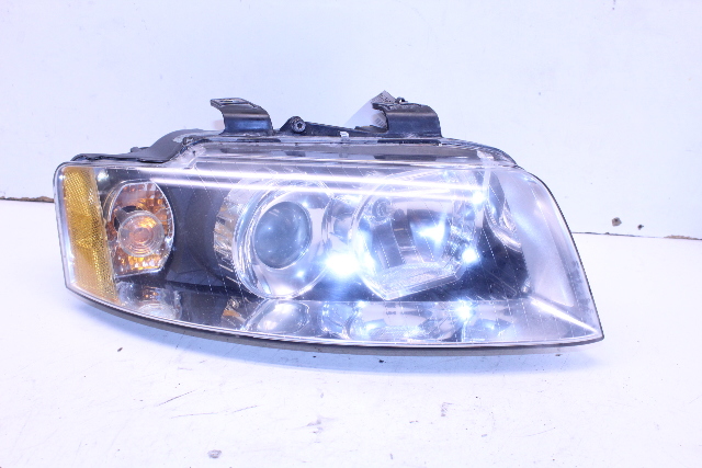 2002-2005 Audi A4 Sedan Right Headlight Headlamp 8E0941004B OEM