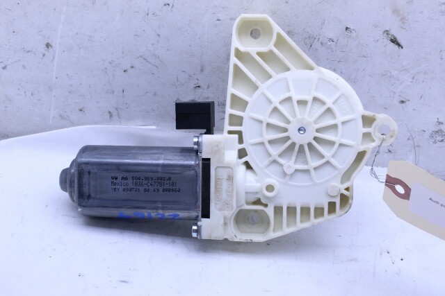 Volkswagen Tiguan Jetta Golf Audi Front Power Window Motor Right OEM
