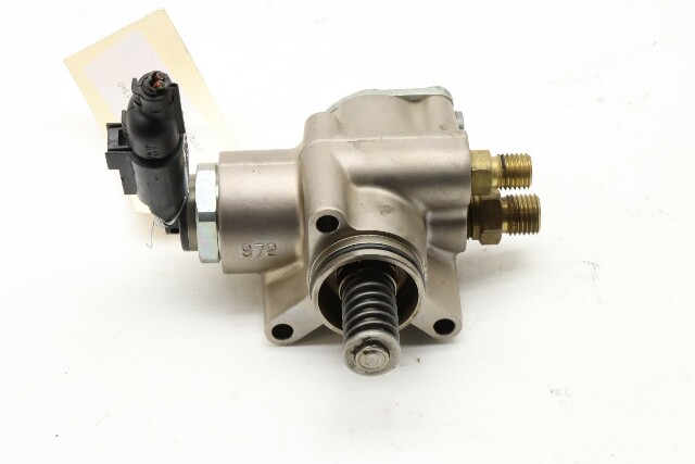 Audi A6 A8 Q7 RS4 Volkswagen Touareg Engine Mounted Fuel Pump Right