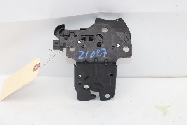 2006 2007 2008 2009 2010 2011 2012 2013 Audi A3 Rear Trunk Lid Latch 8P4827505C OEM