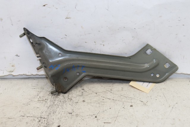 2009 2010 2011 2012 2013 2014 2015 Audi Q5 Fender Support Bracket Brace Left 8R0821135 OEM