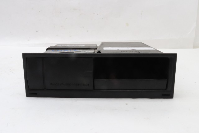 2009 2010 2011 Audi A4 AMI Aux Music Interface Module OEM