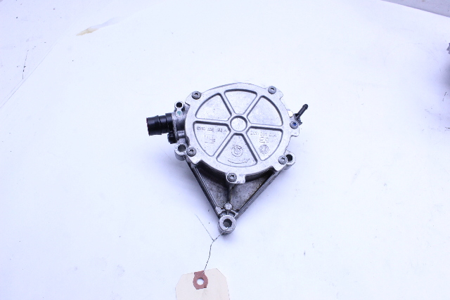 2014 2015 2016 2017 2018 BMW 2.0 Vacuum Pump 7585189 OEM