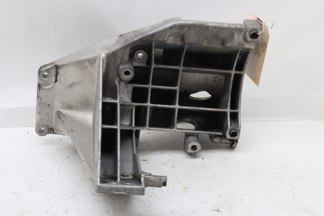 2000 2001 2002 BMW 540i 740i Engine Motor Mount Bracket Right OEM