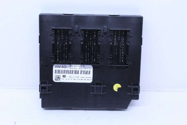 2012 Audi A3 Body Control Module BCM - 8P0907063Q OEM
