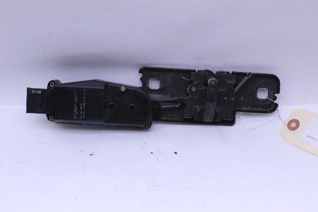 2007 2008 2009 2010 2011 2012 2013 2014 Audi Q7 Trunk Lid Latch Lock Striker Plate Actuator Motor OEM
