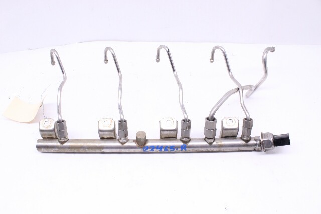 2009 2010 2011 2012 BMW 550 750 X5M N63 4.4 Fuel Injector Rail Right - 13537547599 OEM