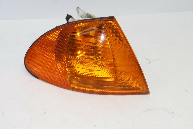 2000 2001 BMW 330i Sedan Fender Corner Marker Light Lamp Right OEM