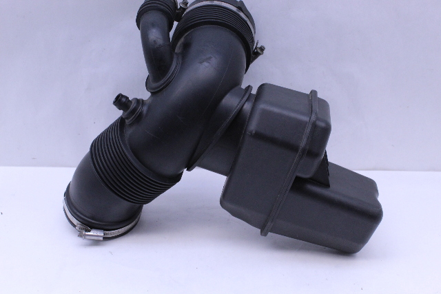 2004 2005 BMW 530I M54 Air Intake Elbow Pipe Tube - 13717521034 OEM