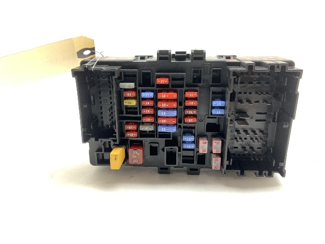 2016 GMC Yukon XL Cabin Fuse Box (LH) 23418063 OEM Used