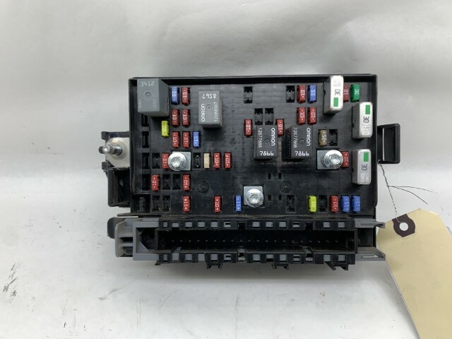 2005-2006 Chevrolet SSR Wiring Harness Fuse Relay Box OEM