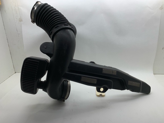 2007-2014 Suburban Tahoe Escalade Air Intake Duct 15901934 OEM