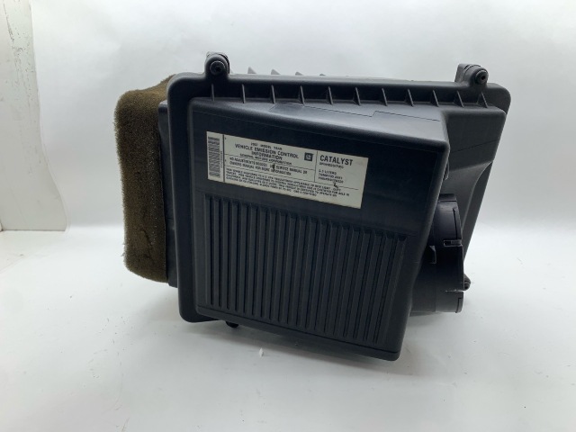 2007-2014 Escalade Tahoe Suburban Air Filter Housing 15908903 OEM Used
