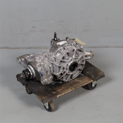 2023-2025 Range Rover 3.0 Rear Axle Differential Carrier OEM M8E24A213BB