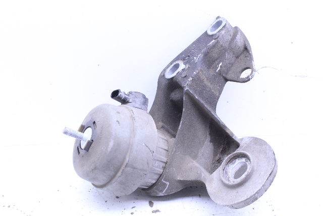 2005 2006 Audi A6 Right Engine Motor Mount Bracket 4F0199352E OEM
