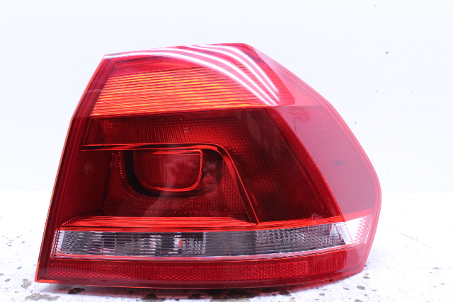 2012 2013 2014 2015 Volkswagen Passat Tail Light Right OEM