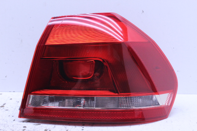 2012-2015 Volkswagen Passat Tail Light Right OEM