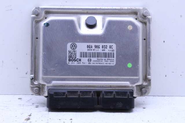 2005 Volkswagen Jetta Engine Computer Module ECU ECM DME 06A906032QC