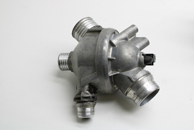 2006 2007 BMW 325i 525i E60 Thermostat Housing OEM
