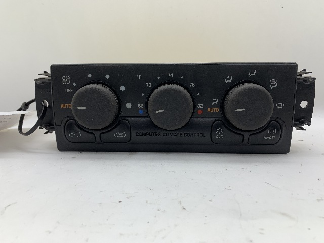 2002 Cadillac Escalade Heater Climate Control Panel 15072169 OEM Used