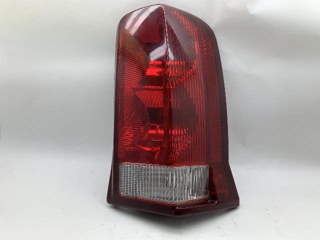 2002-2006 Cadillac Escalade Taillight Lamp Right OEM