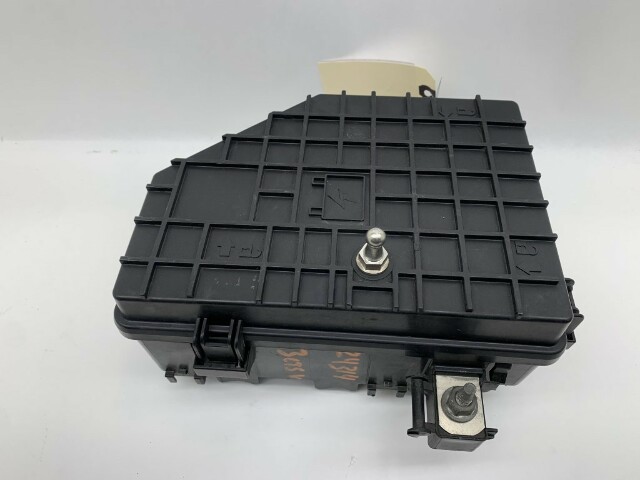 2011-2015 Cadillac CTS Engine Wiring Harness Junction Block 20860986 OEM Used