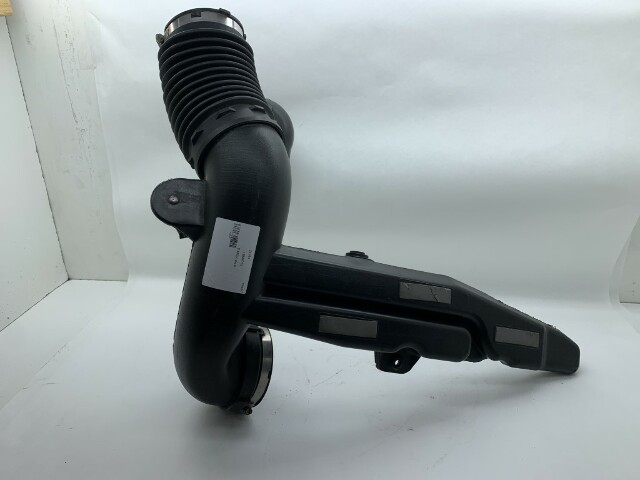 2007-2014 Suburban Yukon Silverado Tahoe Air Cleaner Duct 15884353 OEM Used