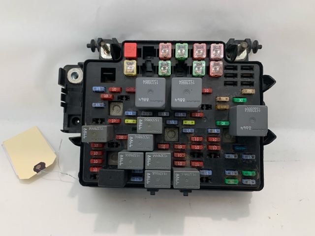 2003-2005 Chevrolet Silverado 1500 2500 Engine Wiring Harness Fuse Box OEM