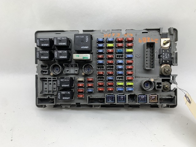 2003-2007 Chevrolet Express 3500 Engine Wiring Harness Fuse Relay Box OEM