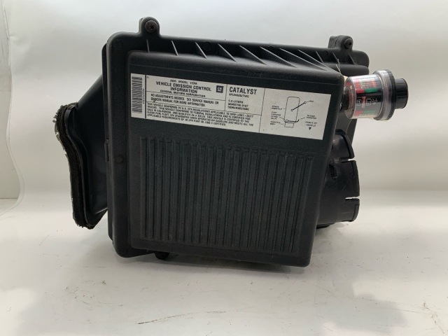 1999-2006 Chevrolet Silverado Air Cleaner Filter Housing OEM