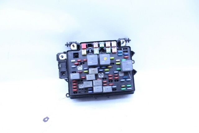 2003-2005 Chevrolet Silverado 1500 Engine Relay Fuse Box OEM